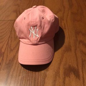 Genuine Merchandise Toddlers pink Yankees Hat